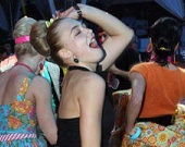 Звезды: на пляже, флиртующие, влюбленные