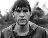 Стоун возвращается во Вьетнам