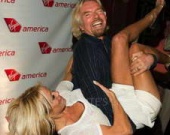 Памела Андерсон доказывает, что не беременна