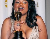 Хадсон поддерживает фигуру печеньем!