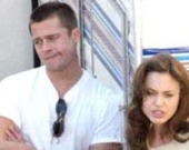 Джоли в бешенстве от ревности