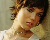 Мур осталась совсем одна