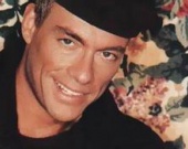 Ван Дамм врезался в дерево