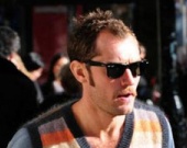 Усытый и полосатый Джуд Лоу