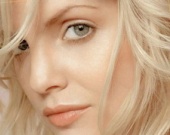 Звезда фильма "Красота по-американски" сделала из себя нечто страшное (ФОТОРЕПОРТАЖ)