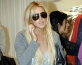 Шопинг Линдсей Лохан (ФОТОРЕПОРТАЖ)