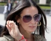 Деми Мур посетила Лувр