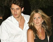 Энистон рассталась с бойфрендом