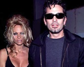 Памела сошлась с первым мужем