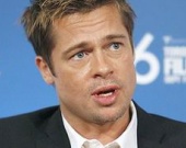 Брэд Питт стыдится своего тела