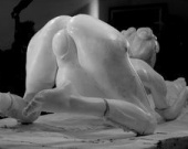 Голова между ног у Бритни