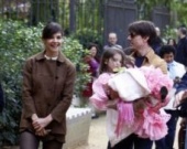 Кэти Холмс, Том Круз и Сури в Испании