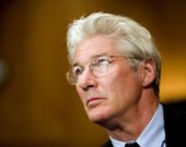 Fiat извинился за ролик с Ричардом Гиром