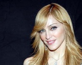 Мадонна показала грудь (ФОТОРЕПОРТАЖ)