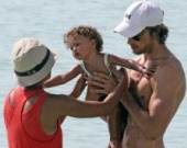 Холли Берри наняла в няньки бывшего бойфренда