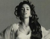 Меган Фокс в бабушкином белье