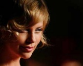 Шарлиз Терон недовольна Джорджем Бушем