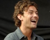 Джуду Лоу надоело быть смазливым