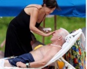 Энтони Хопкинс расслабился