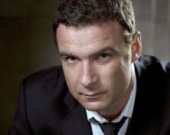 Лив Шрайбер сыграет в хоккей Лив Шрайбер сыграет в хоккей