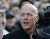 Брюс Уиллис сыграет в комедии Кевина Смита Брюс Уиллис сыграет в комедии Кевина Смита