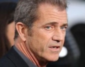 Мел Гибсон сомневается в отцовстве