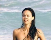 Сногсшибательная Джессика Альба (ФОТОРЕПОРТАЖ)