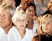 Детям - кино, звездам - пляж