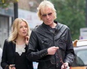 Сиенне Миллер пропели предложение руки и сердца