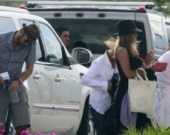 Дженнифер Энистон и Джерард Батлер покидают Мексику