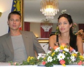 Джоли и Питт составляют брачный контракт