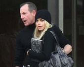 Отец просит мир спасти Линдси Лохан