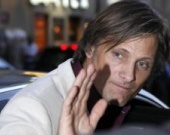 Вигго Мортенсен остается в кино