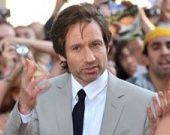 Дэвид Духовны успешно лечится