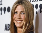 Дженнифер Анистон боится летать на самолете