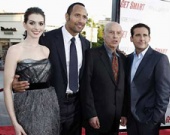 Дуэйн Скала Джонсон целуется с мужчинами