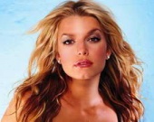 Джессика Симпсон в свободном падении (ФОТОРЕПОРТАЖ)