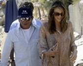 Элизабет Херли еще может!