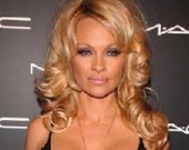 Андерсон хотела развестись из-за Энджела