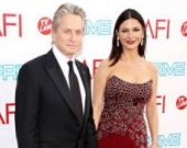 Кэтрин Зета-Джонс попытается убить мужа