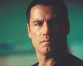 Джон Траволта обратился в полицию