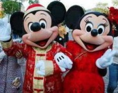 Дональд Дак, Дэйзи и Микки Маус в суде