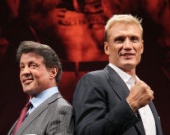 Сильвестр Сталлоне и Дольф Лундгрен на премьере "Неудержимых" в Японии