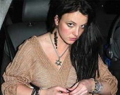 Бритни Спирс оплатит счета бывшего мужа