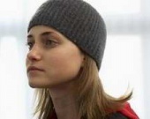 Девочка Вика на крыше сидела...