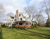 Ричард Гир продает дом