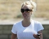 Трудности жилья Памелы Андерсон