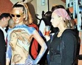 Уварова увлеклась росписью по телу