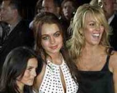Мать Линдси Лохан портит жизнь своим детям