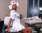 Эвелина Бледанс разденет Микки Рурка